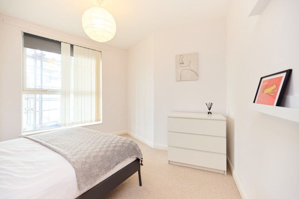 The Queensland Sanctuary - Trendy 2bdr Flat With Terrace