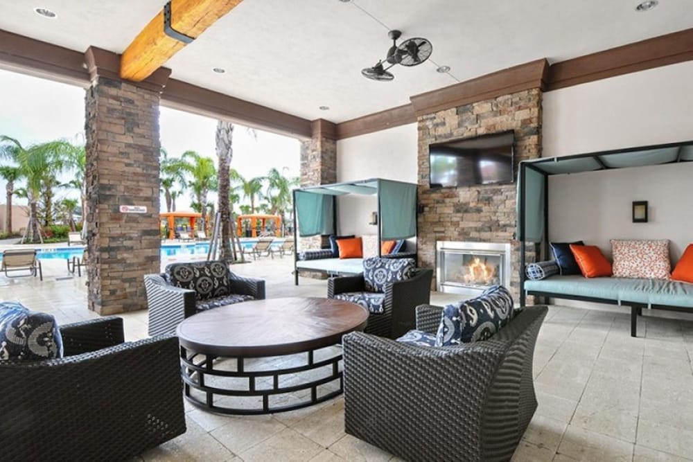 Solterra Swanky