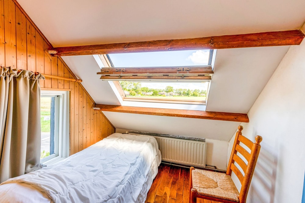 Quaint Holiday Home in Nieuwvliet-Bad near Sea Beach