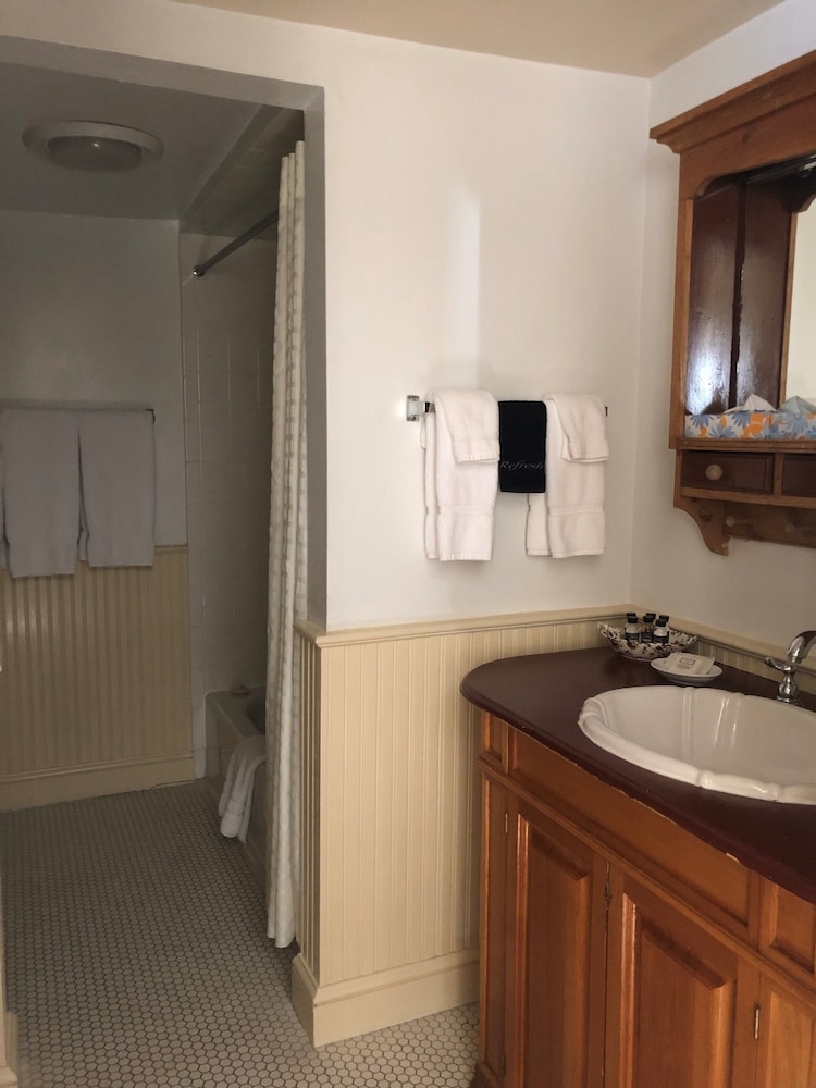 Beekman Arms and Delamater Inn