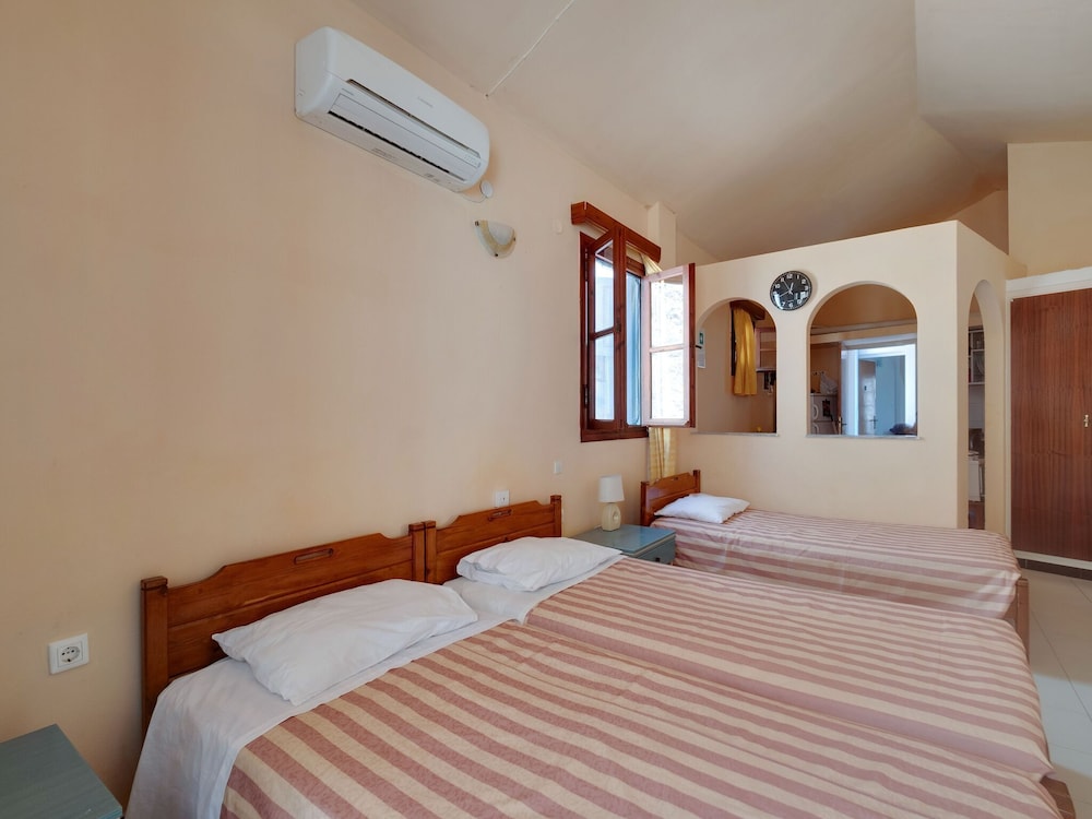 Pretty Holiday Home in Symi Island With Balcony photo 2