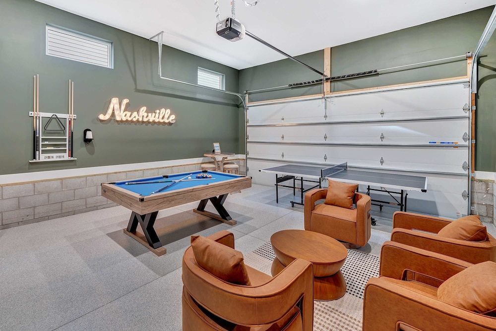 Rooftop Deck Shuffleboard BBQ Near Downtown