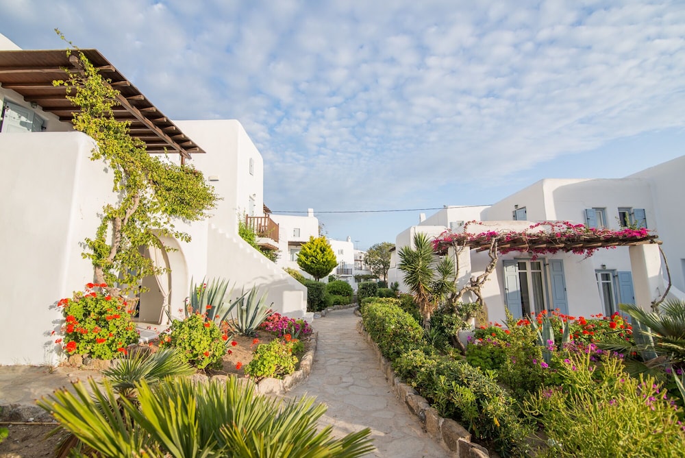Pleiades Villa, Near Ornos Beach view 4