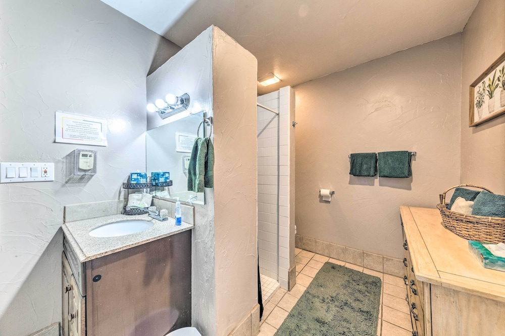 Casa Ruidoso Cabin: Hot Tub, Views & Pool Table! view 5