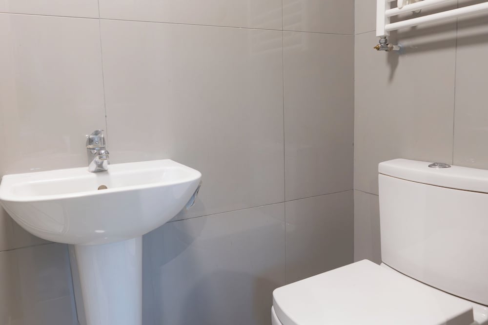 D'luxe 5-bed House - Sleeps 12 & Private Parking