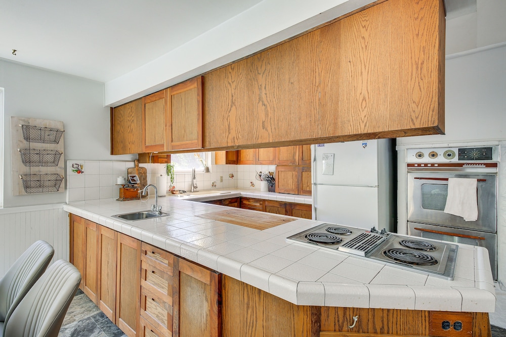 Chic Idaho Retreat w/ Hot Tub, Grill  Pool Table! - Property Image 17