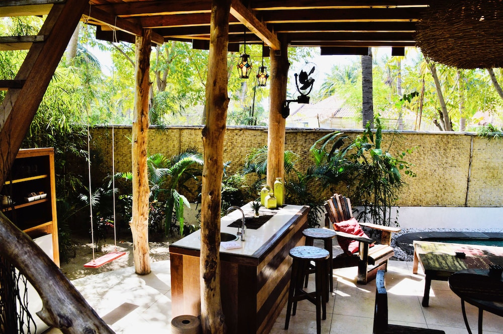 Gili Treehouses