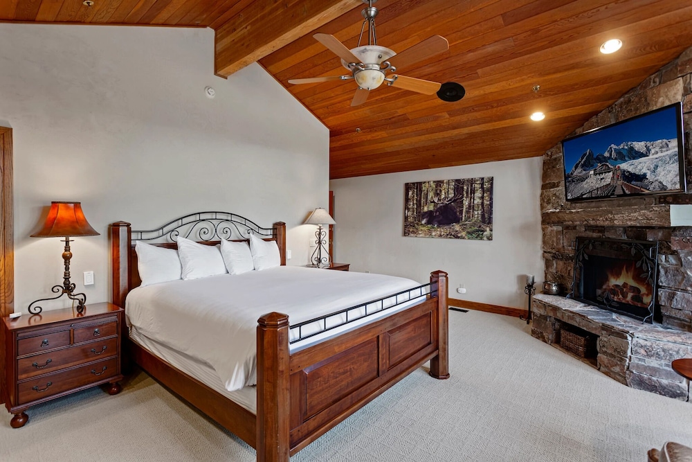 La Maconnerie at Deer Valley Resort - Four Bedroom Condo with Hot Tub #3 4 Condo