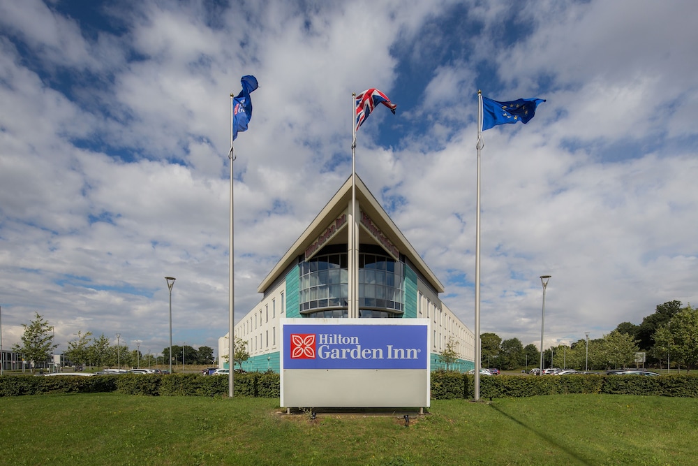 Luton Vacations - Hilton Garden Inn Luton North, United Kingdom - Property Image 33