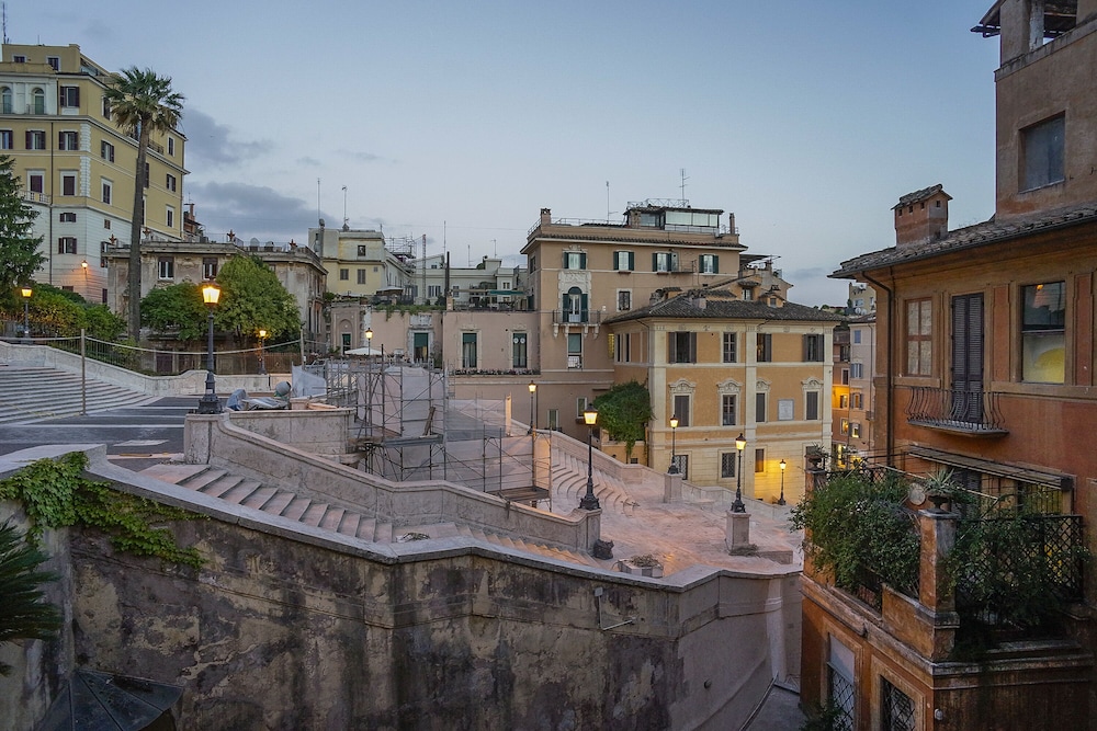 Les Diamants Spanish Steps Suite