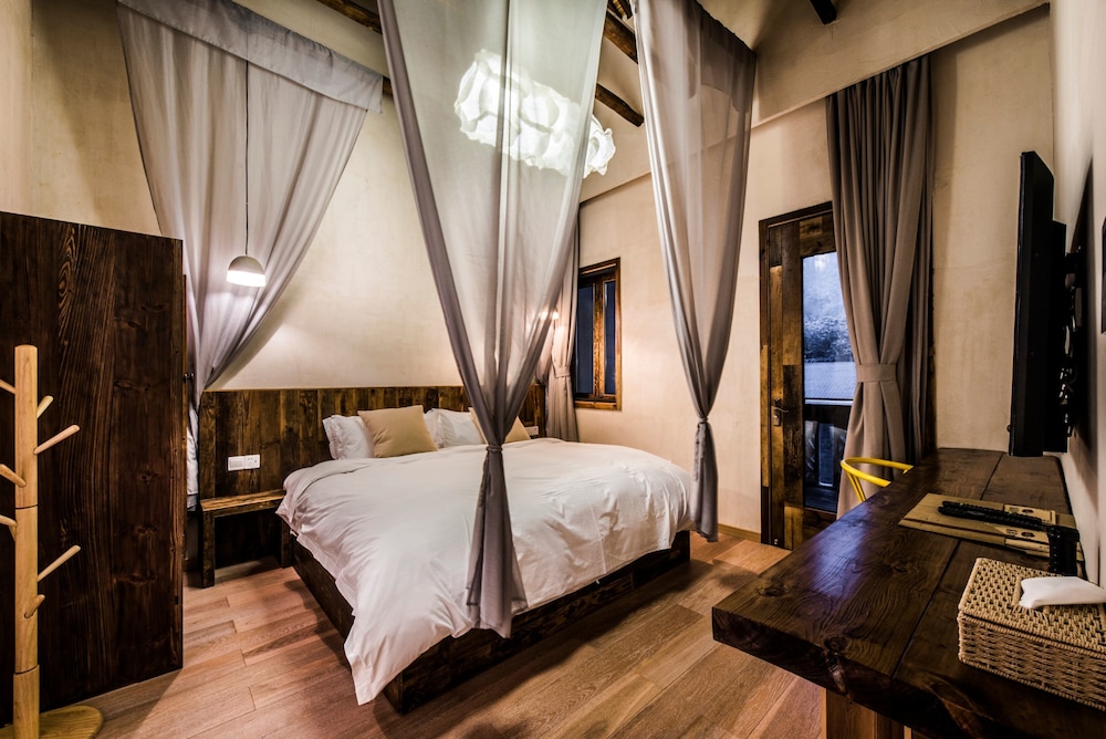 Go Native Downtown House Ningbo