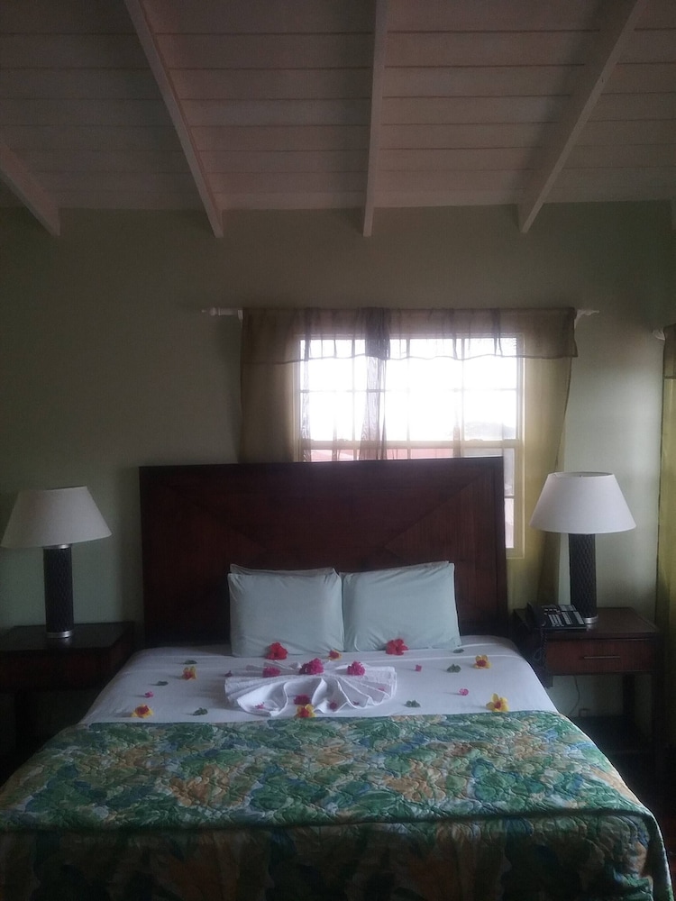Room in Guest Room - Aanola Villas 6b Tranquil Privy Boudoir view 2