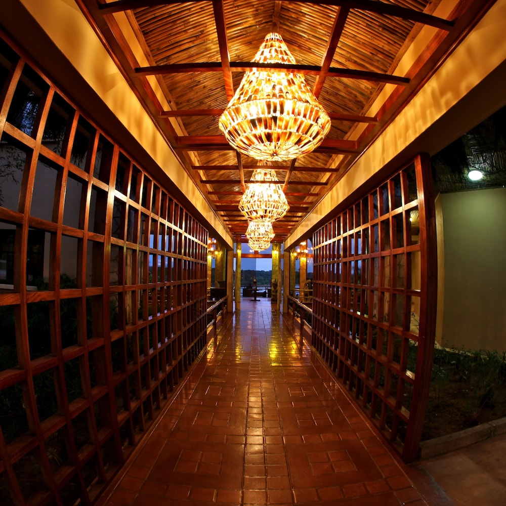 Chobe Safari Lodge | East Africa Uganda