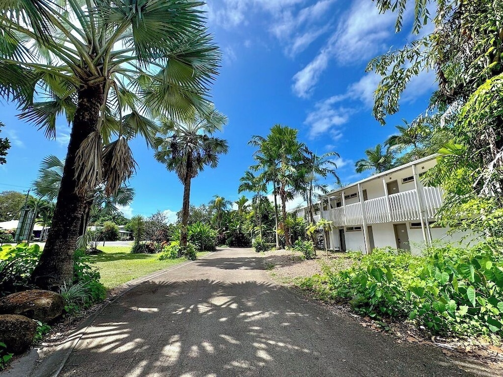 Mission Beach Lodge