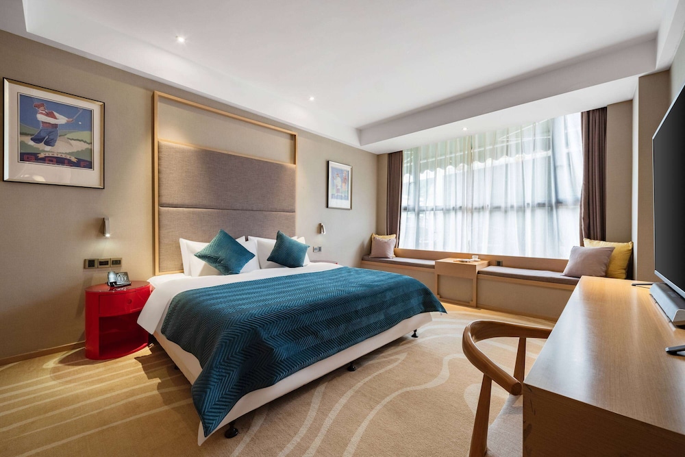 Jingtang Ramada Encore Hotel