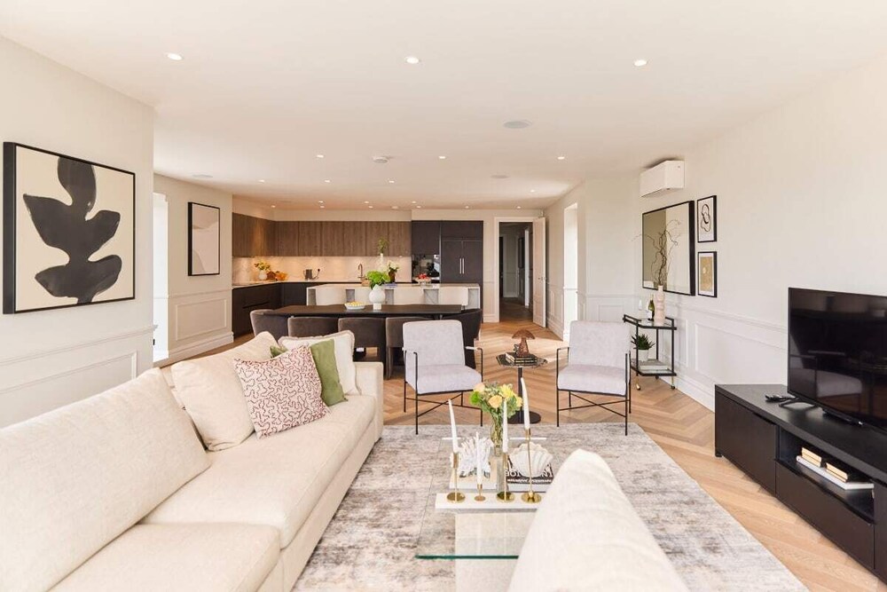 The Temple Fortune Crib - Lovely 3BDR House with Balcony