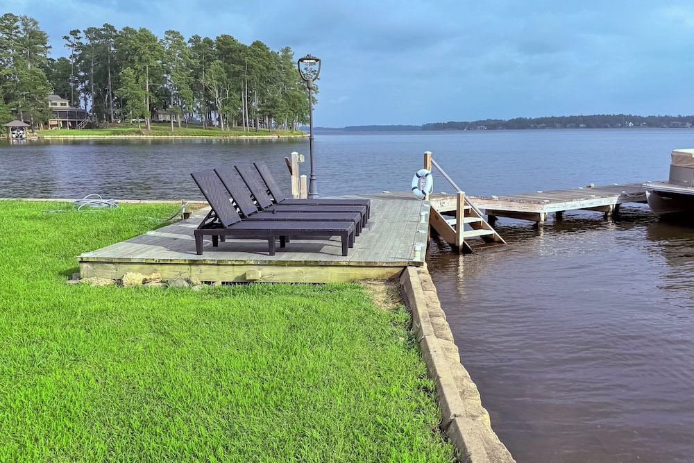 Lakefront Home w/ Hot Tub & Dock in Cross Hill!