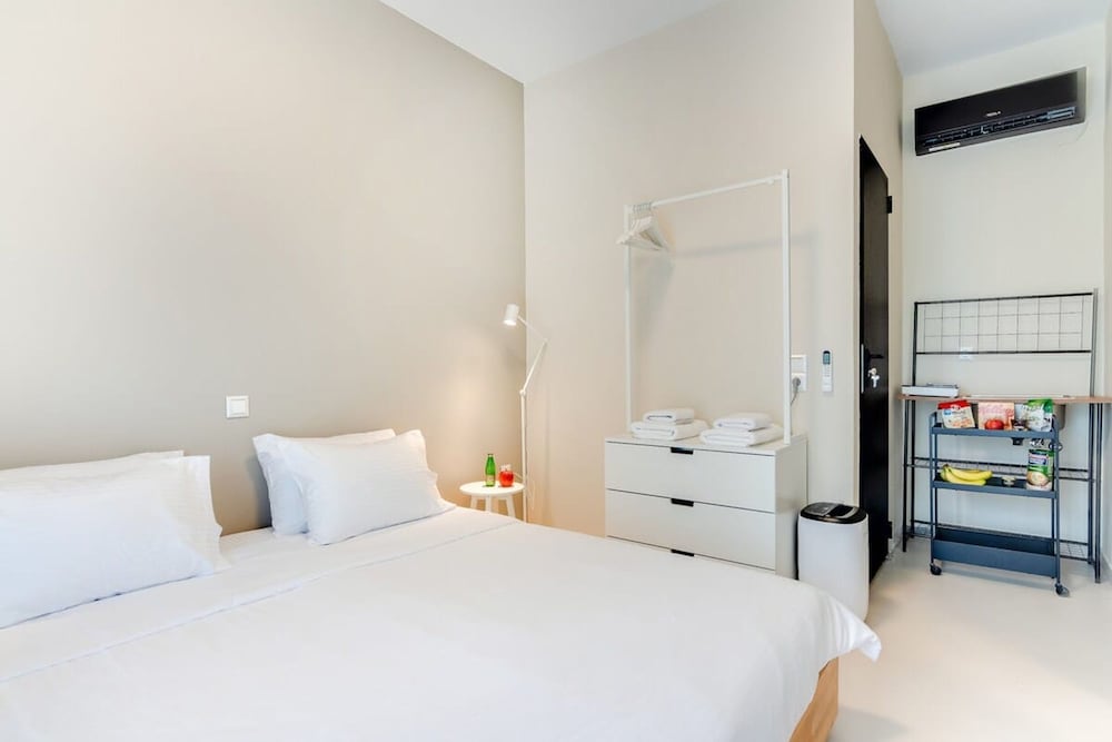 Astra Beach Studio 1