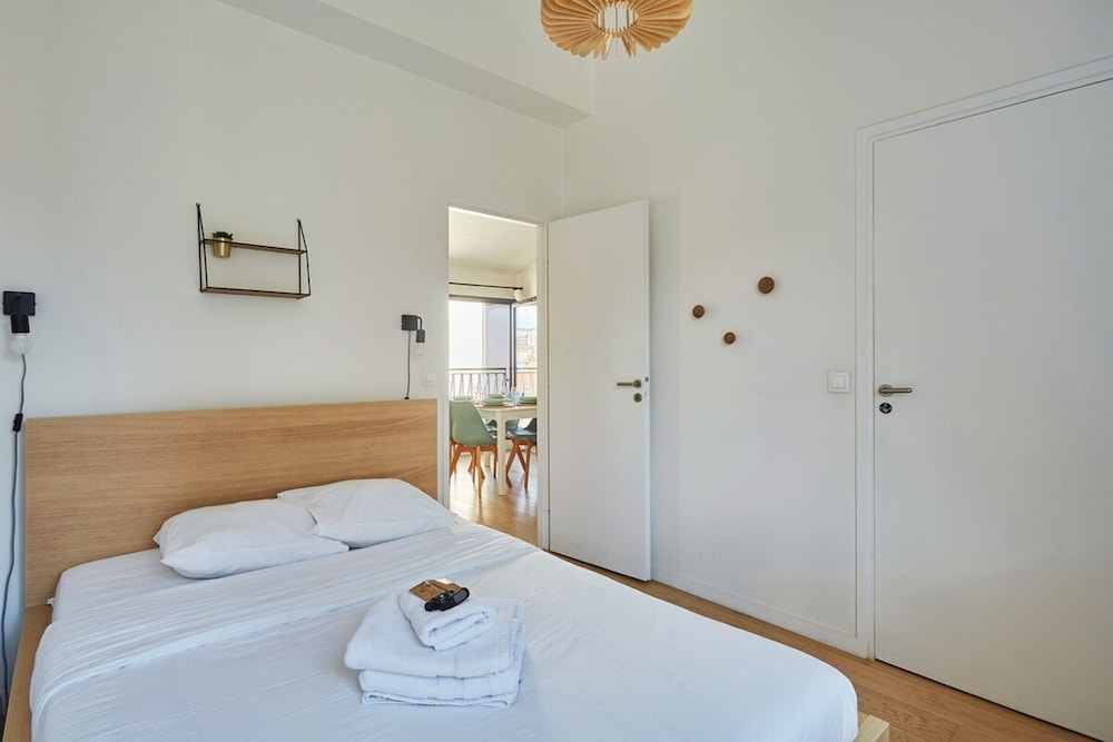 Apartment Boulogne Facing the 
