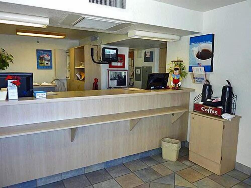 Park Inn by Radisson, Wells view 4