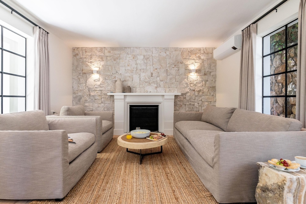 River 42 Camps Bay - Luxury Villa With Pool Stream