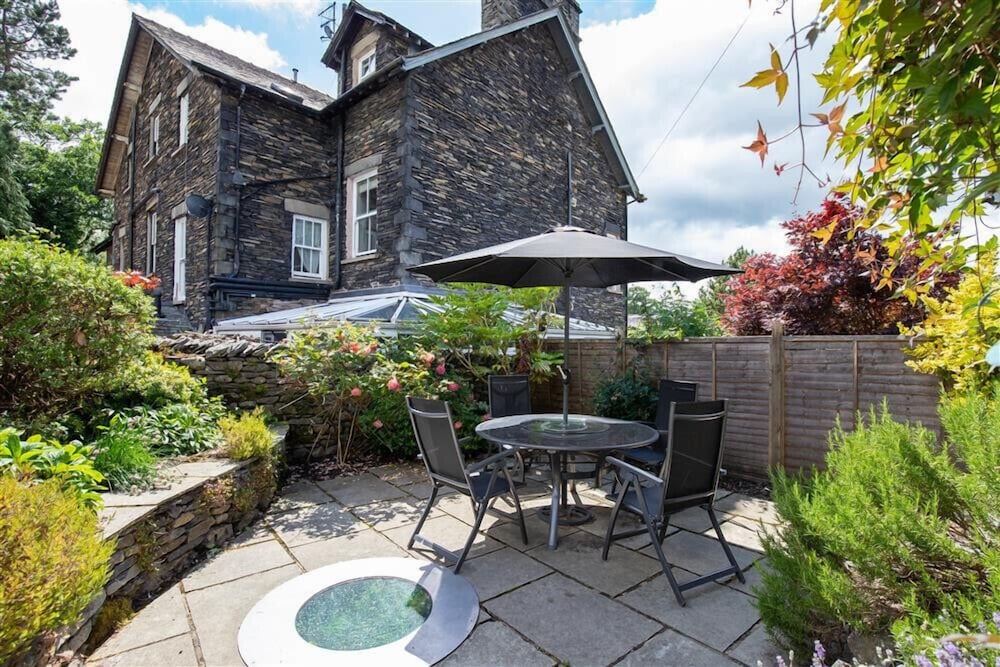 Lowfold Cottage