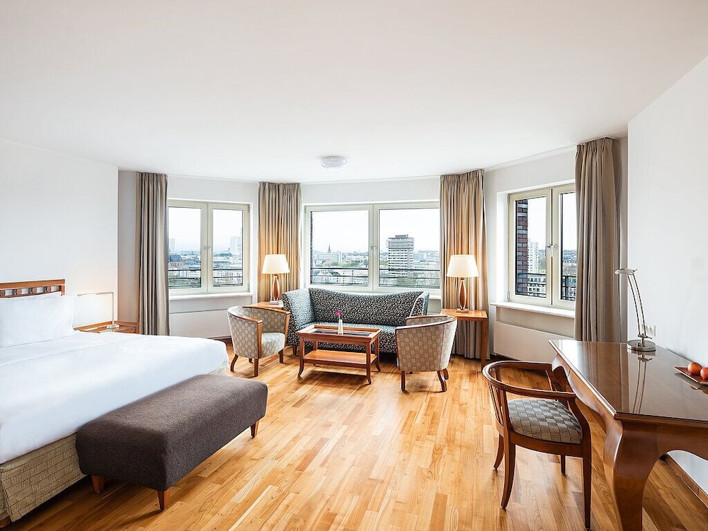 Main Plaza Suite Tower