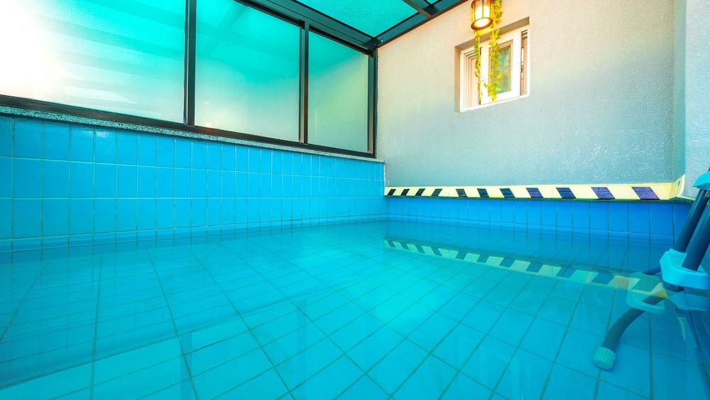 Gyeongju Gampo Laviangrose Pool Villa