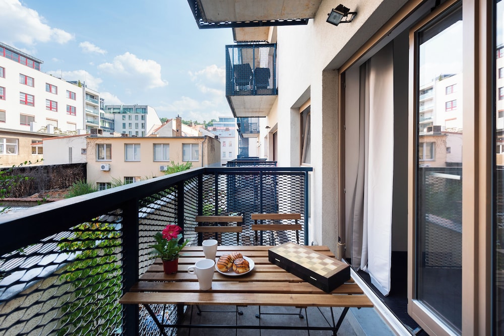 3 bedroom apartment near center