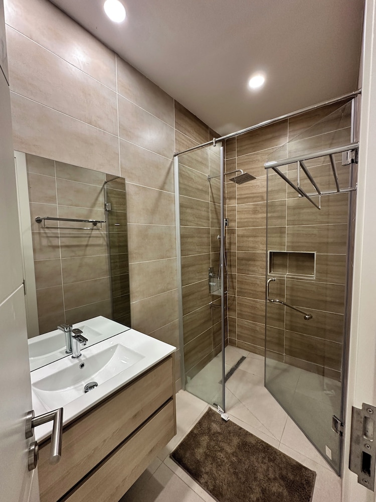 Kinville Suites - Cantonment Living