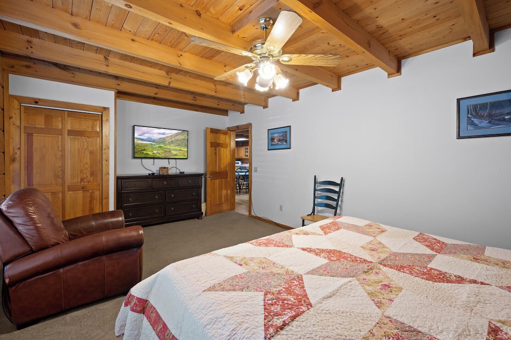 Country Pines Lodge