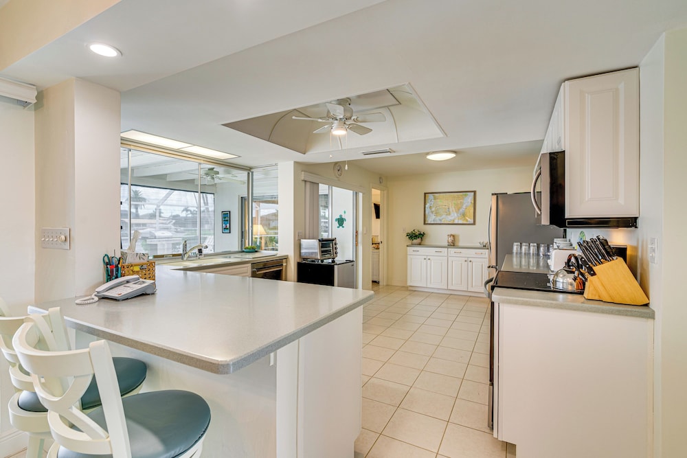 Cape Coral Gem: Patio, Pool & Boat Slip