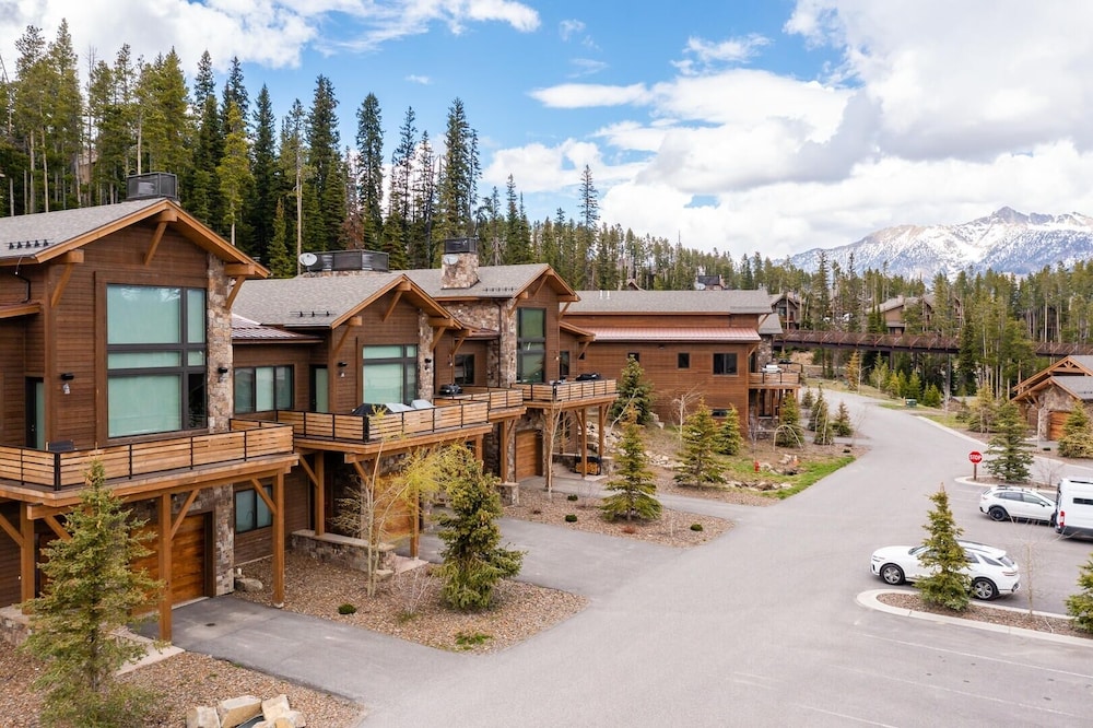 4b Lodgeside 3 Bedroom Townhouse by Moonlight Basin Lodging view 3