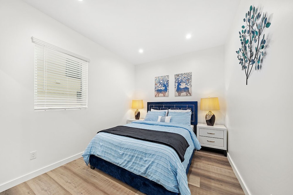 Cozy Bedroom Los Angeles