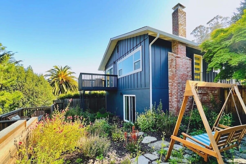 @ Marbella Lane - Stylish 4BR w/ Revitalizing View