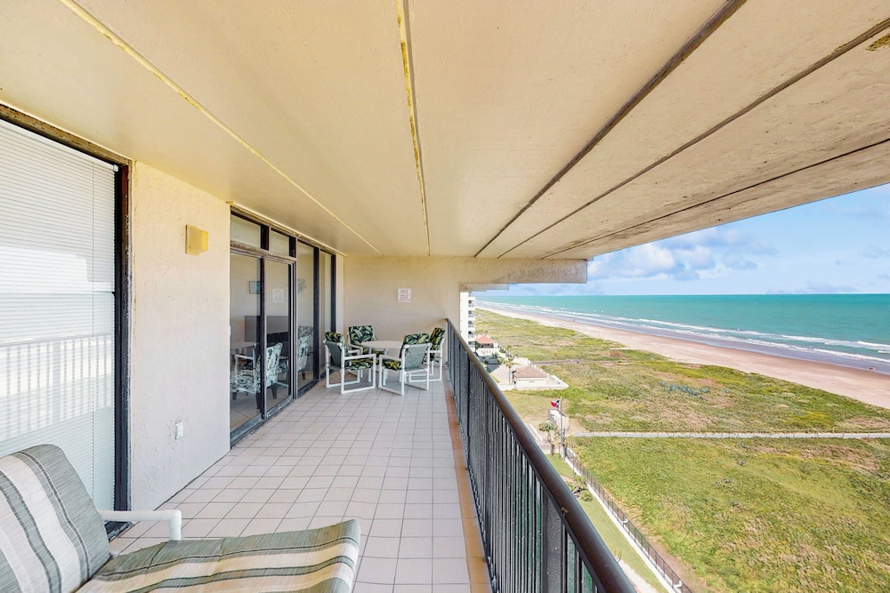 3BR Condo - 10th Floor w/ Amazing View & Amenities