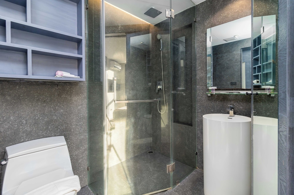 Condo with Full Facilities C255