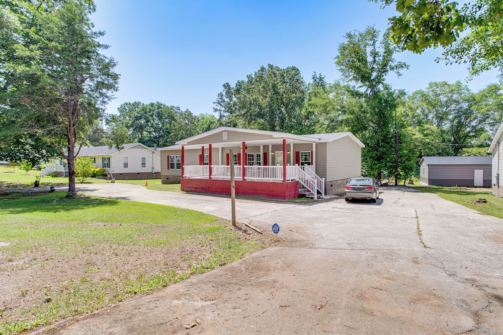 4 Mi to Weston Lake: Eastover Gem w/ Grill