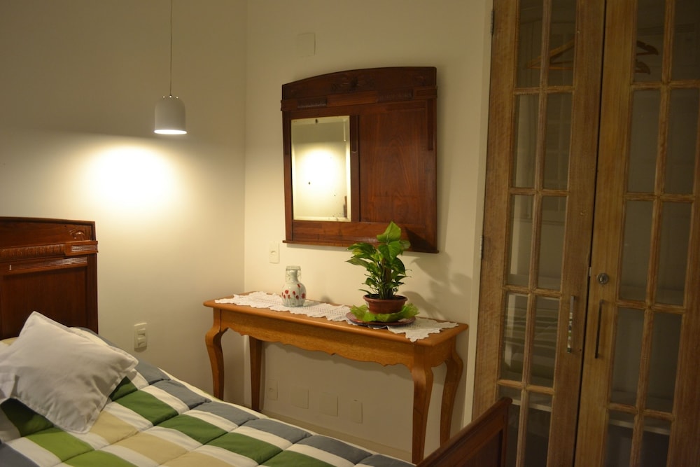 Casa Amarela Guest House - ZONA SUL