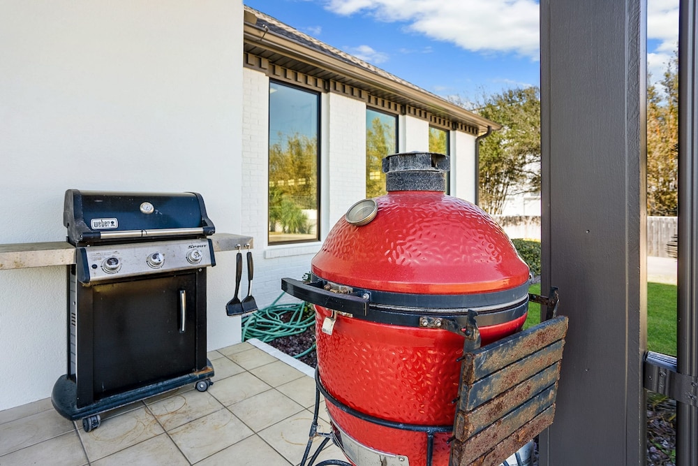Waterfront Home w Patio Heated Pool Dock Beach