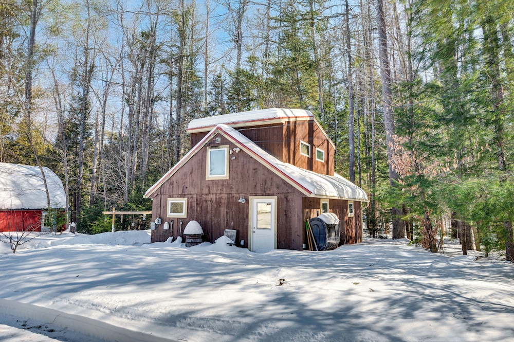 Hiking & Snowmobile Trails On-site: Alton Retreat!