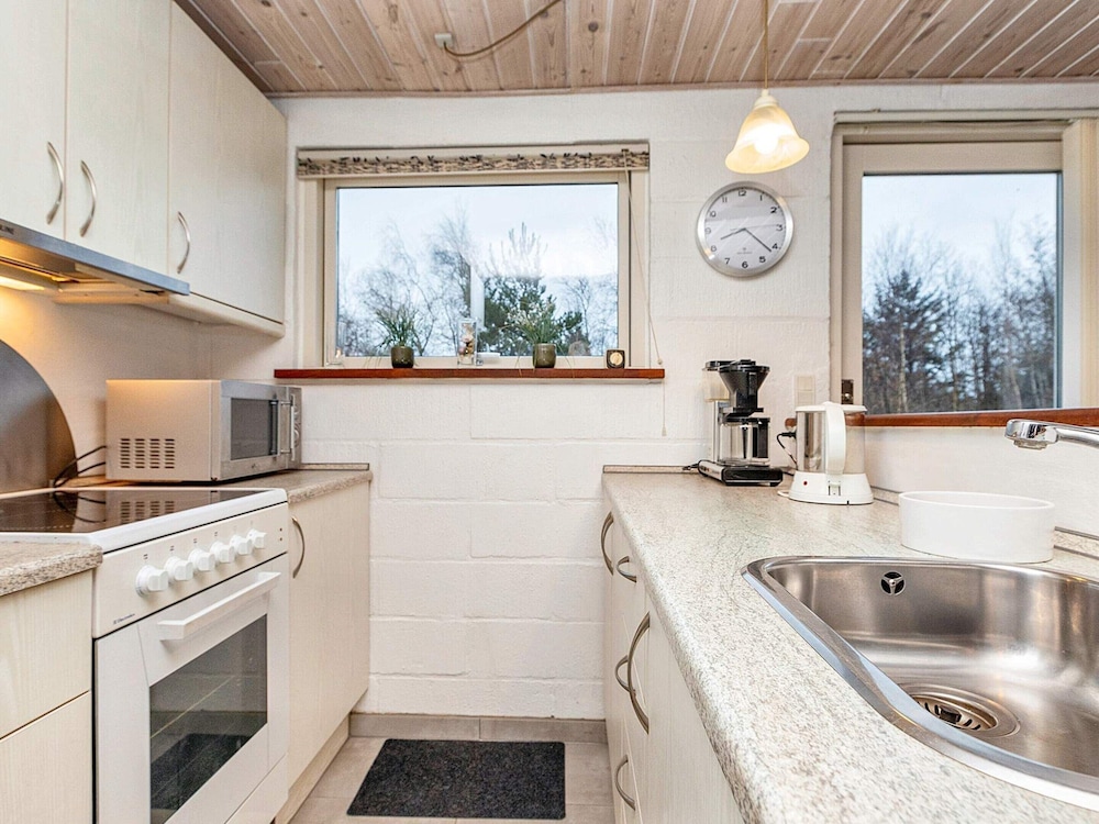 5 Person Holiday Home in Thyholm-by Traum view 4