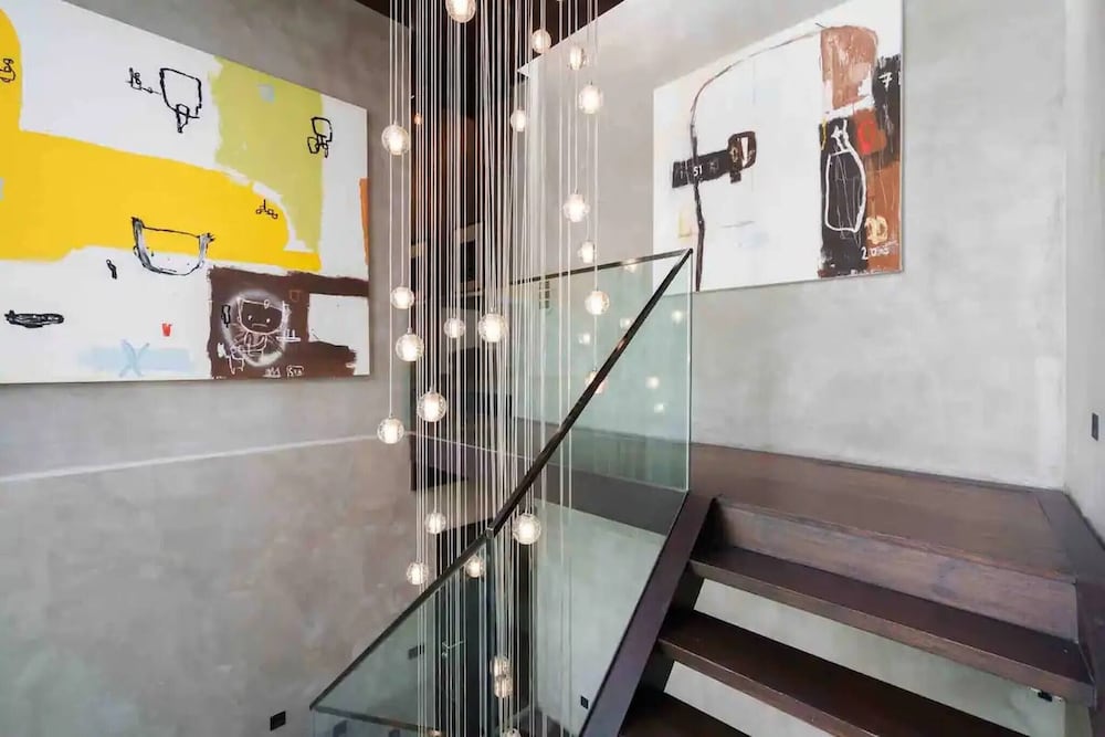 Luxury Modern Pool Jacuzzi Villa 5BR Thonglor