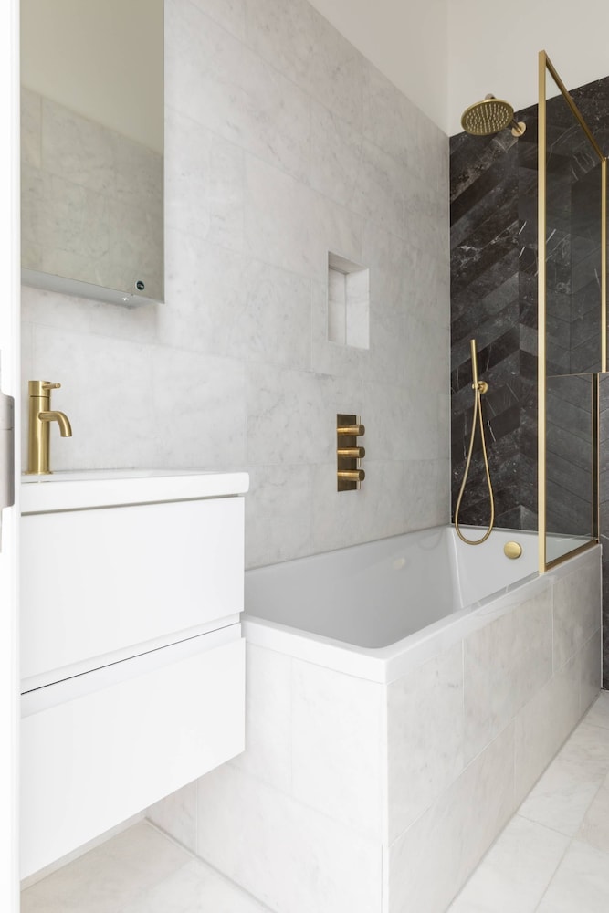 Westbourne Park Road Xviii by Onefinestay