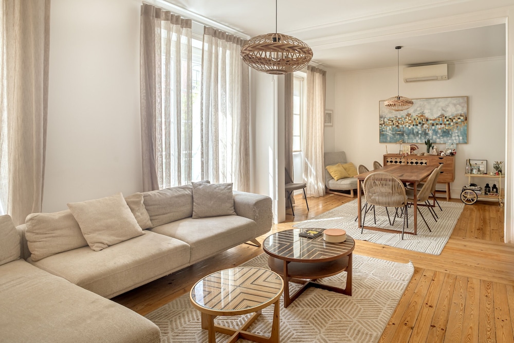 Grand Central Apartment by Homing