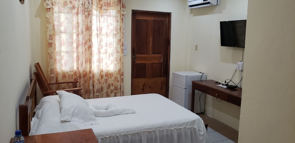 Belize Vacations - Pal's on the Beach - A Gold Standard Hotel - Property Image 25