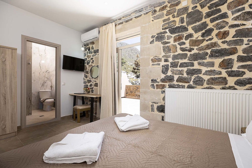 Villa Pasiphae - With Private Heated Pool
