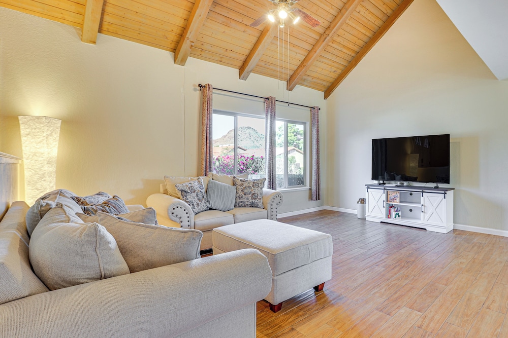 Hike, Golf & Explore: Large Phoenix Home w/ Grill