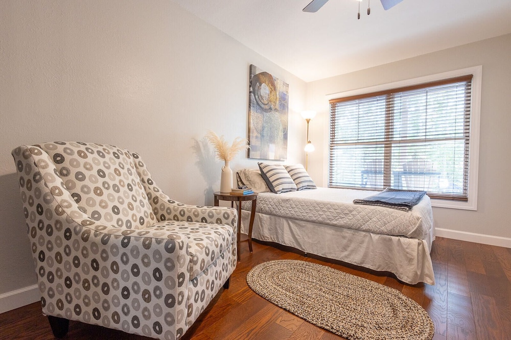 The Retreat at Paradise Hills