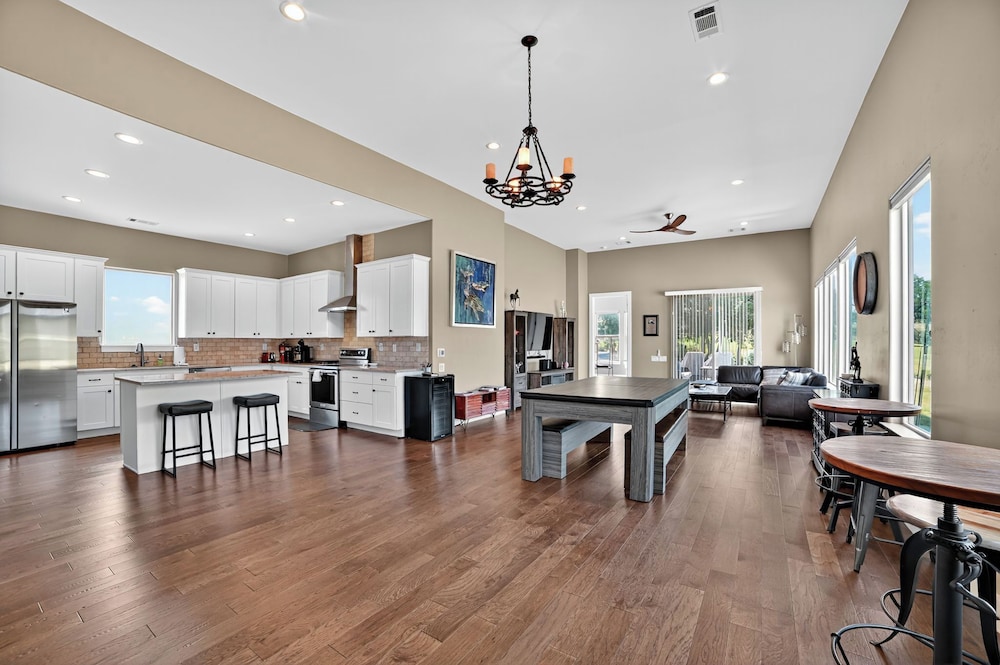 Hill Country Retreat & Casita